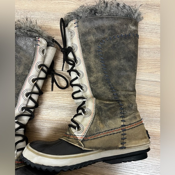 Sorel Women’s Cate The Great Brown Gray Leather Faux Fur Winter Boots Size 6 - Picture 8 of 16